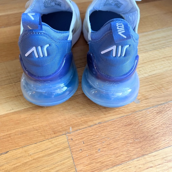 BRAND NEW Nike Air Max 270 - Picture 2 of 4